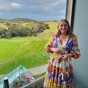 Meet your Friend, Holly💙